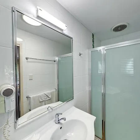 Big4 Adventure Whitsunday Resort Airlie Beach Exterior photo